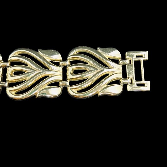 Chunky Gold Tone 4 Panel Link Bracelet 7 1/2" (4797) - Picture 6 of 7